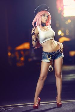 kamikame-cosplay:    Character: Poison (Street Fighter)Cosplayer: