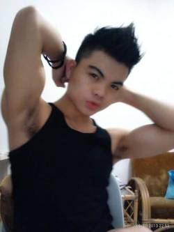 drewbalaga:  drewbalaga:  lick it bro  arms-up-high armpitluvrs