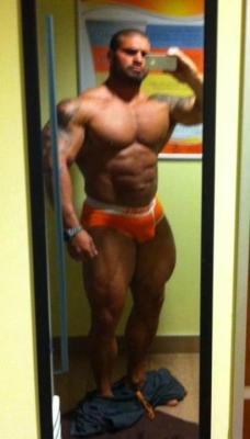 musclelover:  Self portrait of this massive muscle bull….Quads,
