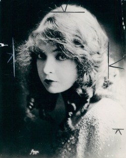  Lillian Gish 