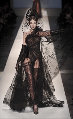 daniellechannell:  notordinaryfashion: Jean Paul Gaultier Haute