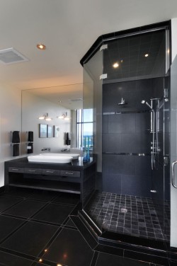 xxocen:  My kind of shower room.
