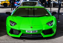 automotivated:  apple green aventador by Stefan Drobota on Flickr.