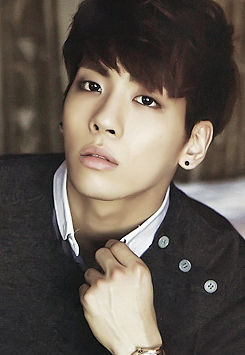 blingerous:  SHINee's favourite photoshoot → JonghyunOnew