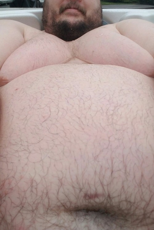 zionchubby14:  enigmachub:Happy Monday! And what a Monday it is.  I would totally juh his cuzzi anytime