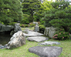 sleep-garden:Oike-niwa Garden by rangaku1976 on Flickr.