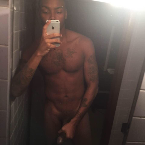 myxxxohxxxmyxxx:  Mirror Monday  Please follow!:http://nudeselfshots-blackmen.tumblr.com