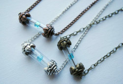 wickedclothes:  Tesseract Necklace Hold the ultimate power by