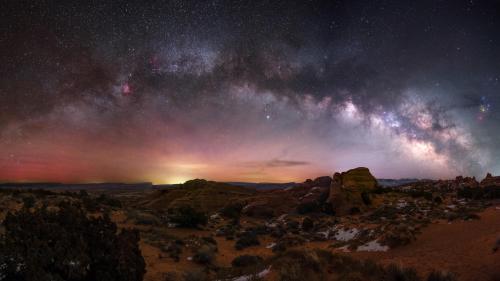 amazinglybeautifulphotography:  Milky Way arch, Arches NP [OC]
