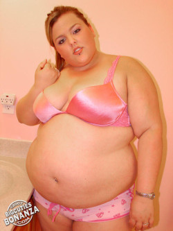 69bbwlover:  pinkbbw:  Pink  HOTT PINK