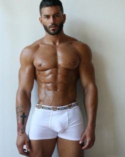 roman-ii:  caseychristopher_
