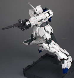 gunjap:  PG 1/60 RX-0 Unicorn Gundam: Work by schizophonic9 [Part