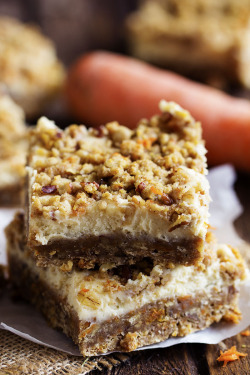 do-not-touch-my-food:Carrot Cake Cheesecake Crumble Barsoh it’s
