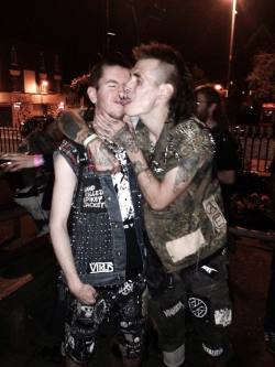 potatopunx:  Me n Skat. Pretty much the closest person I have
