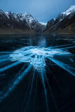 0ce4n-g0d:  Lofoten Ice by Robert Haasmann 