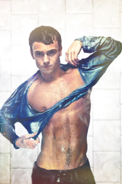 fortheloveofboys:  Tom Daley - Fabulous Magazine 