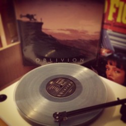 nickriv3rs:  #oblivion #record #vinyl #ost #mondotees #anthonygonzalez