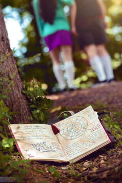 skwinkography:  Gravity Falls“Jerseycon” 2014 Dipper | Mabel | Photographer