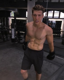 nolangerardfunknews: nolanfunk: To play an assassin you need