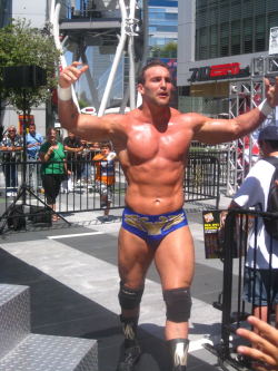 rwfan11:  Chris Masters …looking sexy as usual! 