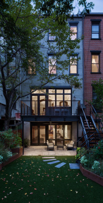 georgianadesign:  Park Slope brownstone, NYC. Michael Schmitt