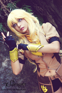 hotcosplaychicks:  Yang by Shermie-CosplayCheck out http://hotcosplaychicks.tumblr.com