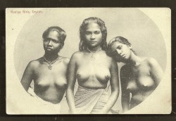 renaissanceamazon:  nativenudity:    Sri Lankan Rhodiyas, via Old Indian Photographs.     Beautiful. No bras.
