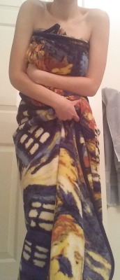 savingthrowvssexy:SouthernNerd49 and her Exploding TARDIS towel. 