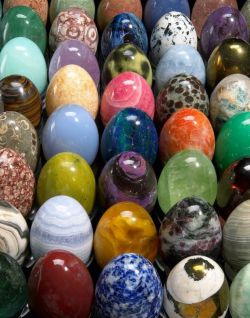 mineralists:  A collection of 850 mineral eggs carved in the