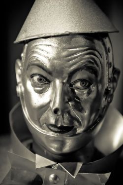 midcenturymodernfreak:  The Tin Man | Louis Tussaud’s Palace