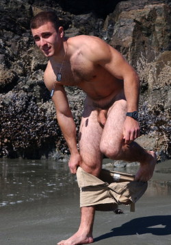 nhgaypornaddict:  exposingexhibitionists:  Follow me, if you