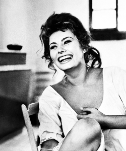 marlonbrandoslips:  Sophia Loren photographed by Alfred Eisenstaedt,1961.