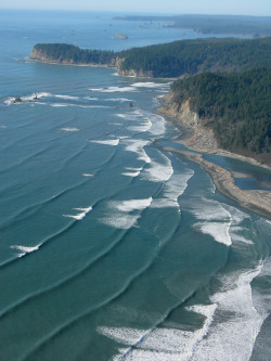 brutalgeneration:  Hoh River mouth (by Sam Beebe, Ecotrust) 