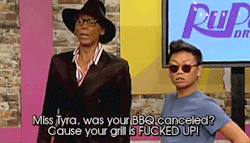 homosexual-supervillain:  Top Reads in HERstory1) Jujubee reading