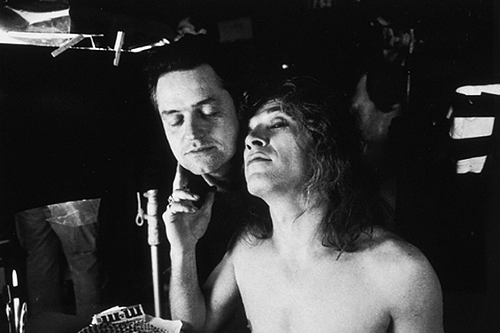 fuckyeahdirectors:Jonathan Demme and cast on the set of The Silence of the Lambs (1991)