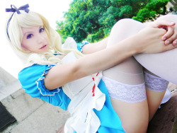 whatimightbecosplaying:  Alice in Wonderland Cosplay by usagiyuuCheck