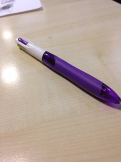 idontlovetheseh0es:  but my pen makes everything better