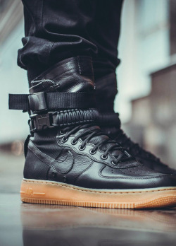 sweetsoles:  Nike Special Field Air Force 1 - Black/Gum - 2016