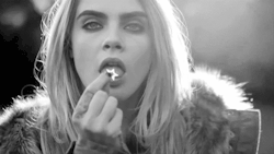 worlddelevingne:  cara blog