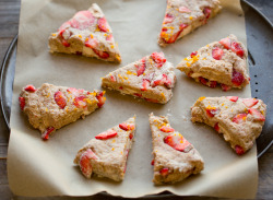 foodffs:  Strawberry Sunrise Scones Follow for recipes Get your
