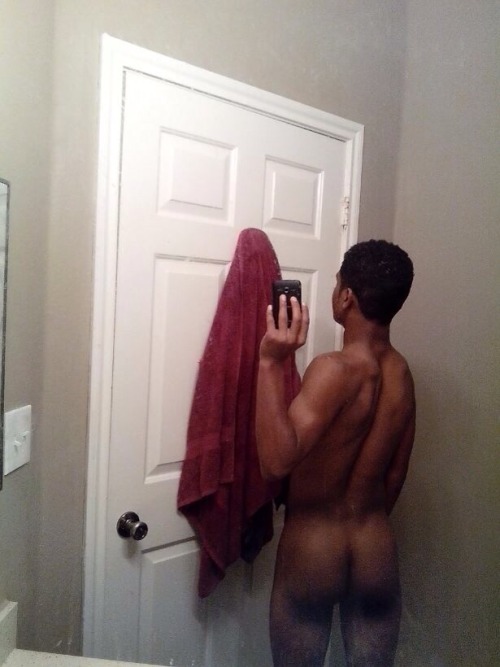 quistopherharrell:  chocobussy:  ðŸ˜ðŸ˜ðŸ˜âœŒâœŒðŸ”¥ðŸ”¥  Hot lil dude  Please follow:1.http://nudeselfshots-blackmen.tumblr.com/2.http://gayhornythingz.tumblr.com/3.http://nudeselfshotsofmen.tumblr.com/