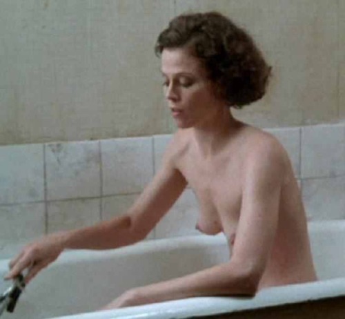 redcelebs:  Sigourney Weaver @redcelebs 