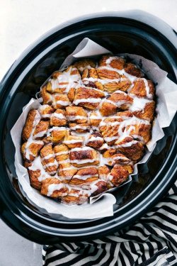 ransnacked:slow cooker cinnamon roll monkey bread | chelsea’s