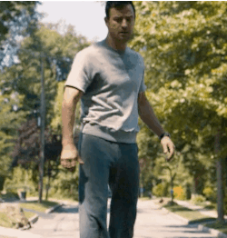mynewplaidpants:  Justin Theroux’s bulge is all I’ve watched