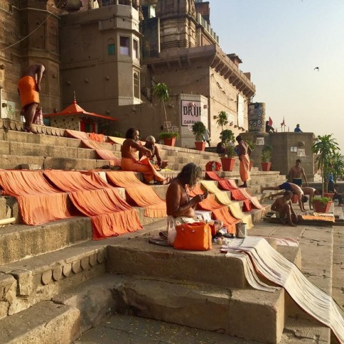 hinducosmos:Good Morning, Varanashi ! (via Instagram: Juliano Franco)