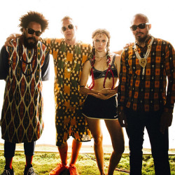 majorlazer:  ‪#‎TBT‬ MAJOR LAZER INDIA WITH MØ ‪#‎LEANON‬