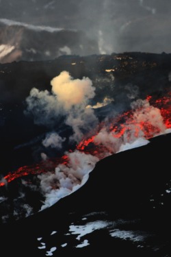 vistale:  Iceland Volcano | via 