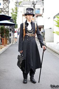 tokyo-fashion:  Harajuku guy’s steampunk fashion w/ Atelier