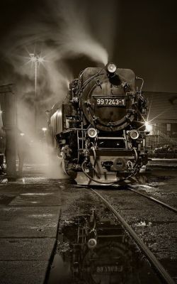 gentlemansessentials:  Steam Train  Gentleman’s Essentials