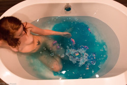 beauty-in-human-form:  Loved this bath bomb! 